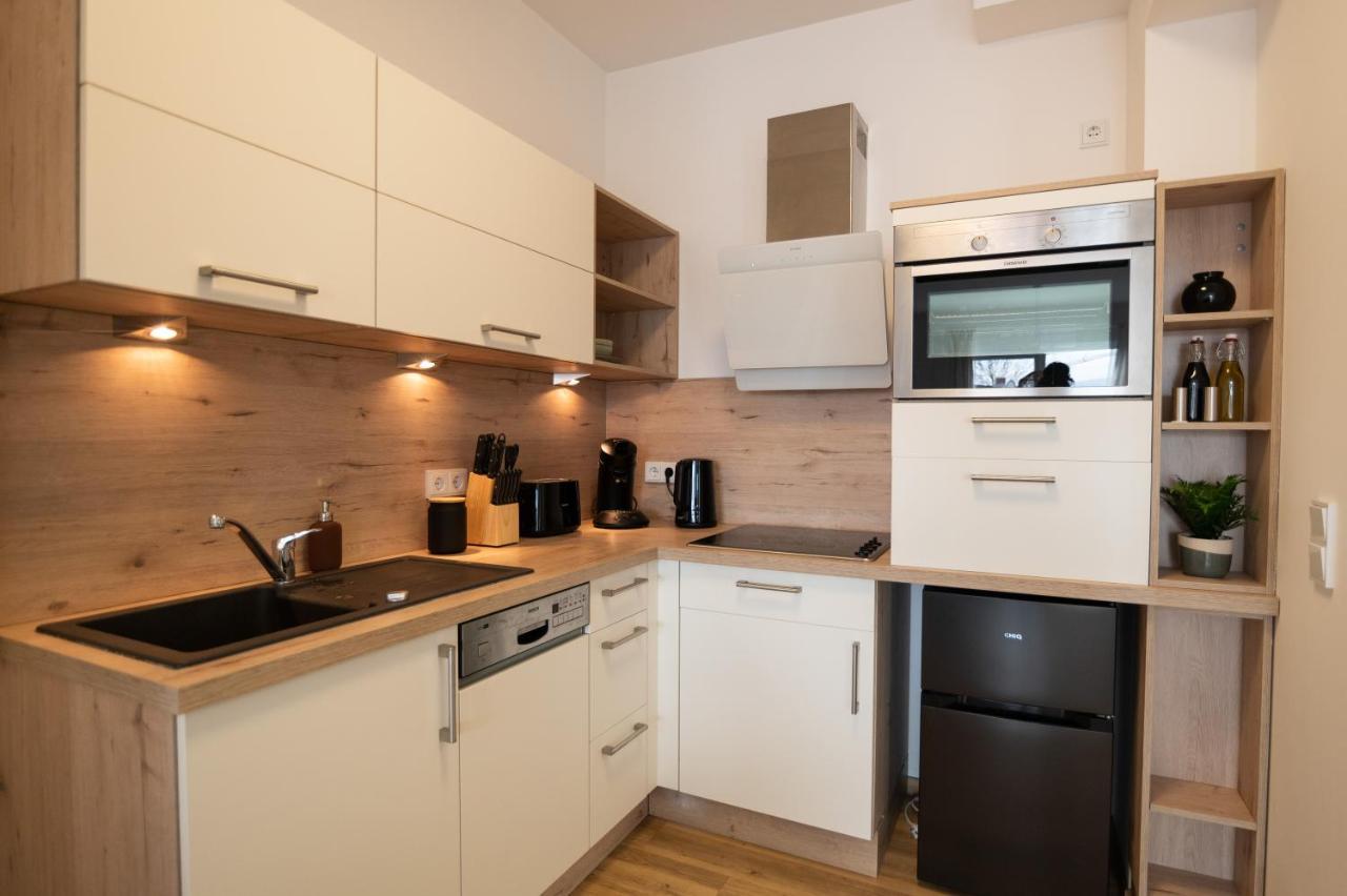 Dwellstay - Modernes Apartment I 55Qm I 2 Zimmer I Kueche I Bad I Terrasse I Tv I Wlan Bad Hersfeld Exterior photo