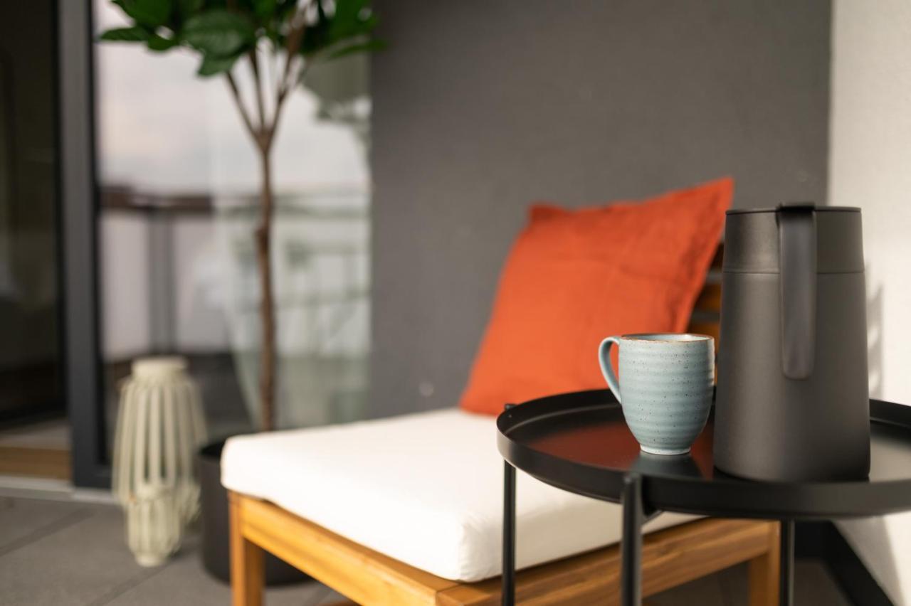 Dwellstay - Modernes Apartment I 55Qm I 2 Zimmer I Kueche I Bad I Terrasse I Tv I Wlan Bad Hersfeld Exterior photo